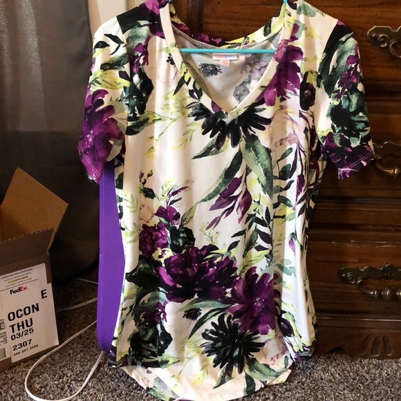 Lularoe iris - Picture 1 of 1